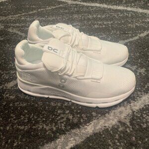 On Running Cloud Nova Women’s Running shoes size 5, 6